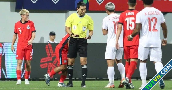 2 trọng tài Hàn Quốc điều hành derby CLB CAHN đấu Hà Nội Từng thổi trận Việt Nam thắng Singap...webp