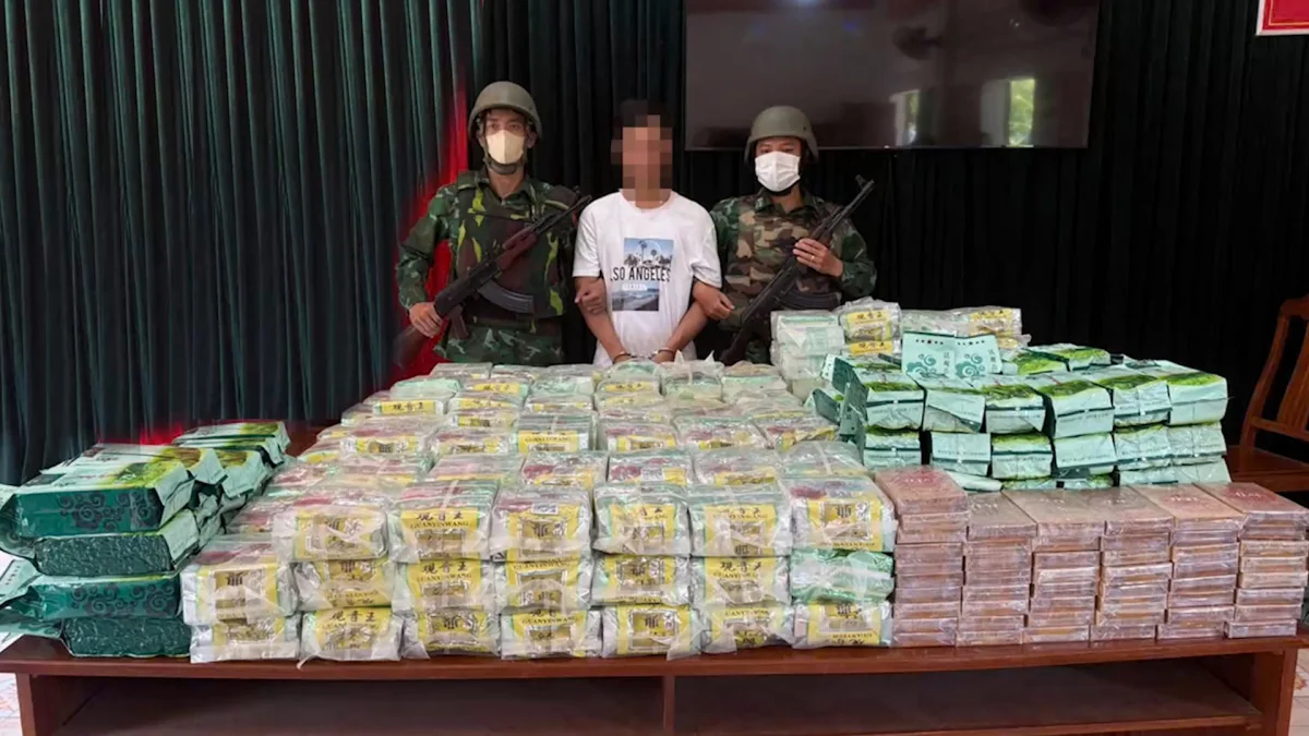 300 kg ma tuý giấu trong bao tải chất đầy trên ôtô-1.webp