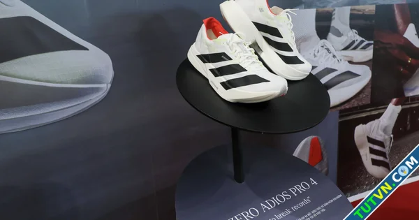 Adidas ra mắt giày chạy bộ chuyên nghiệp với công nghệ 039trả năng lượng039 tại Việt Nam-1.webp