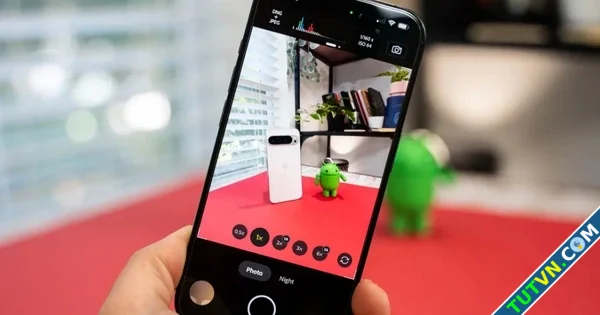 Adobe ra mắt ứng dụng miễn phí biến iPhone thành DSLR-1.webp