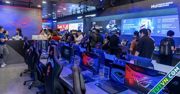 Asus Republic of Gamers mở cửa hàng ROG Exclusive Store đầu tiên tại Việt Nam-1.webp