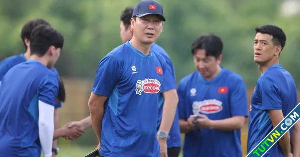 Báo Malaysia bất ngờ khen ngợi HLV Kim Sangsik Đội tuyển Việt Nam phải cẩn thận lời mật ngọt-1.webp