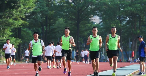 Bị ngất xỉu một trọng tài VLeague đi cấp cứu khi kiểm tra thể lực sáng sớm 38-1.webp