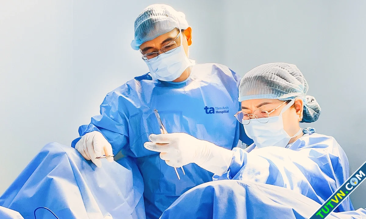 Bị són tiểu sau sinh có chữa được không-1.webp
