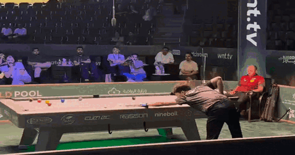 Billiards Cơ thủ Việt Nam ngược dòng nghẹt thở thắng sốc cựu số 1 thế giới-1.gif