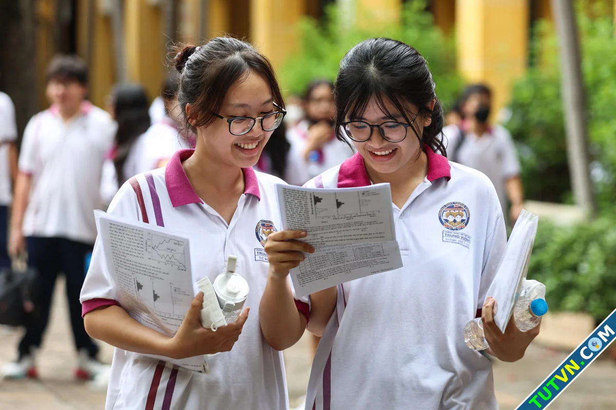 Các mốc quan trọng thi tốt nghiệp THPT và tuyển sinh đại học 2025-1.webp