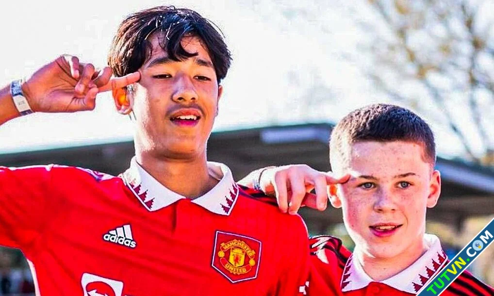 Cầu thủ gốc Việt ra mắt U18 Man Utd-1.webp