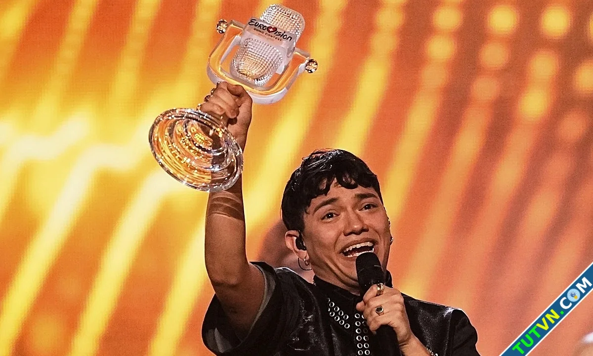 Chàng trai Áo thắng Eurovision 2025-1.webp