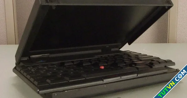 Chiếc laptop làm rung chuyển thị trường 30 năm trước của IBM-1.webp