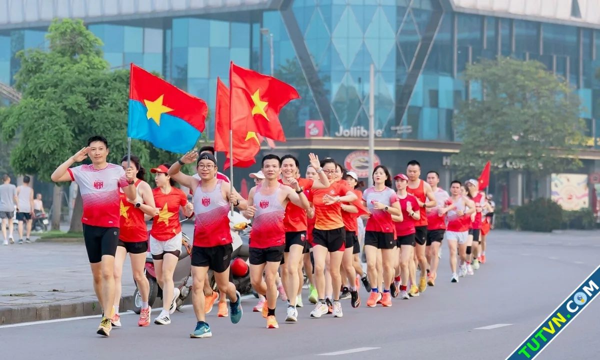 Chiến thuật chạy bộ dưới nắng đầu hè tại TP Vinh-1.webp