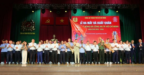 Chủ tịch UBND TPHCM Tự hào xúc động trước sự trở lại của CLB Công an TPHCM-1.webp