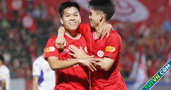 Chuyện chưa kể về học trò đặc biệt được HLV Popov theo đuổi suốt 3 năm-1.webp
