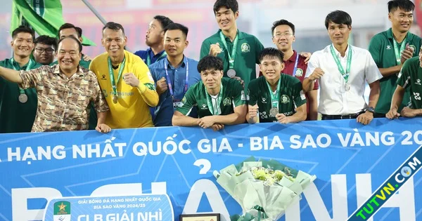 CLB Bình Phước của Công Phượng được treo thưởng khủng 10 tỉ đồng trận playoff Khát vọng VLeag...webp