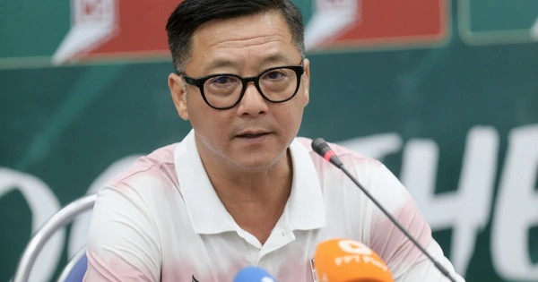 CLB Công an TPHCM đăng ký HLV Lê Huỳnh Đức và chân sút Tiến Linh dự VLeague-1.webp