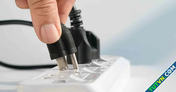 Có nên rút phích cắm các thiết bị điện tử ngày giông bão-1.webp