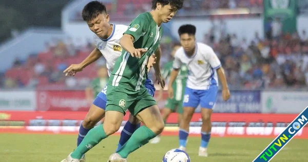 Công Phượng đá hỏng phạt đền nhưng Bình Phước vẫn thắng Ninh Bình đả bại PVFCAND-1.webp