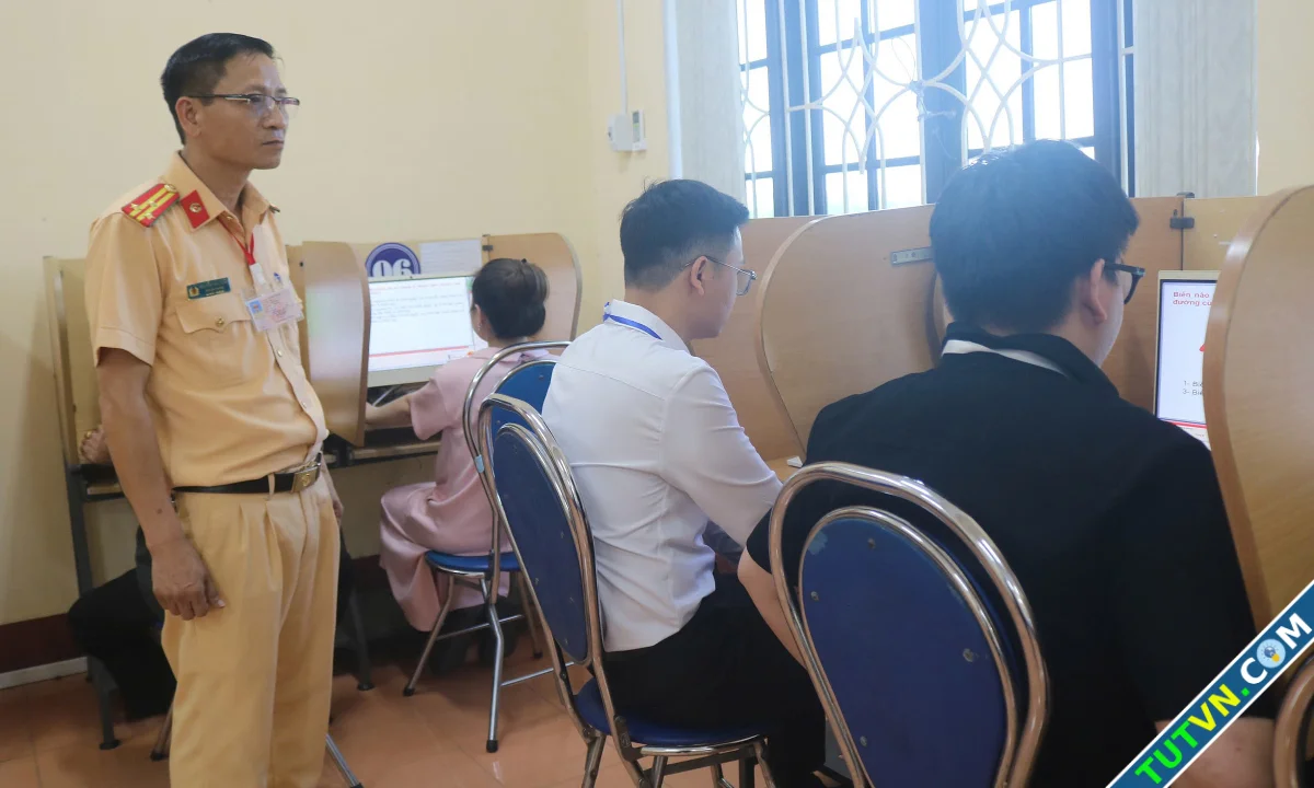 CSGT bắt đầu tổ chức sát hạch giấy phép lái xe-1.webp