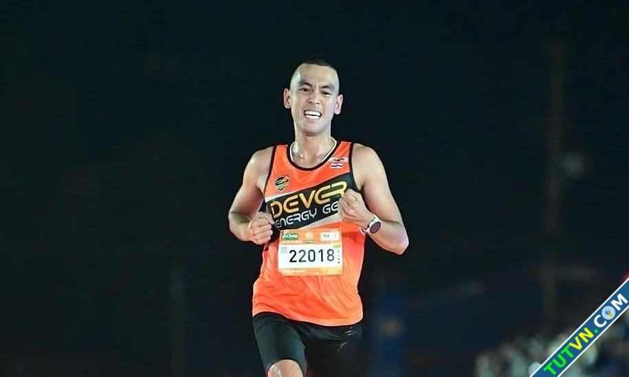 Cựu HCV duathlon SEA Games tranh ngôi vô địch giải chạy đêm TP HCM-1.webp