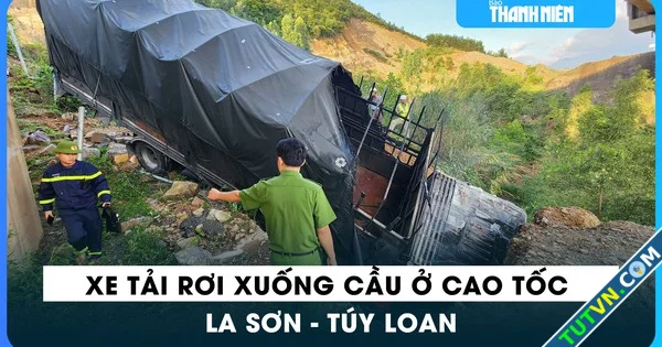 Đà Nẵng Xe tải rơi xuống cầu trên cao tốc La Sơn Túy Loan-1.webp