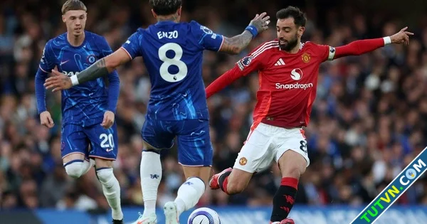 Đại gia Ả Rập Xê Út chiêu mộ Bruno Fernandes sau chung kết Europa League Lương cao hơn núi-1.webp