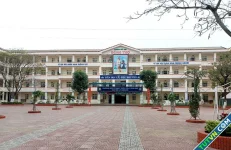 Hiệu trưởng bị điều tra bớt xén suất ăn của học sinh