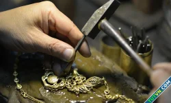 Người trẻ Trung Quốc rủ nhau chế tác vàng tại nhà