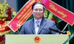 'Xây dựng trường nội trú để học sinh không phải đi bộ hàng chục km'