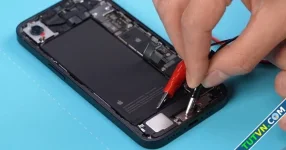 Apple &#039;tung chiêu&#039; giúp iPhone 16e dễ thay pin hơn