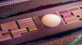 Google phát triển chip cung cấp Internet qua ánh sáng