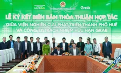 TP Huế và Grab hợp tác toàn diện chuyển đổi số