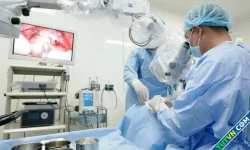 Người trẻ dễ mất thính lực vì thiết bị công nghệ