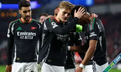 Arsenal thắng 7-1 ở lượt đi vòng 1/8 Champions League