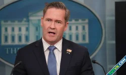 Ông Trump cân nhắc nối lại viện trợ quân sự cho Ukraine