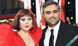 Lady Gaga được cầu hôn bằng 'nhẫn cỏ'