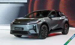 Toyota ra mắt xe điện mới C-HR+