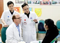 Mặt mưng mủ sau cấy mỡ tạo 'má baby'