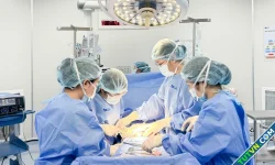 Xuất huyết sau tiêm hormone tái chuyển giới từ nữ sang nam