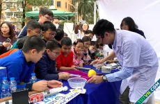 Hàng nghìn học sinh hào hứng tham gia hội chợ khoa học