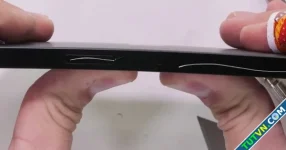iPhone 16e &#039;thi đậu&#039; bài kiểm tra độ bền khắc nghiệt
