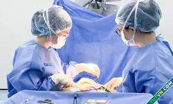 Nhiều nhân giáp gây nổi bướu vùng cổ người phụ nữ