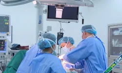 Mổ cắt u ung thư kết hợp tái tạo ngực