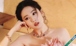 Lưu Diệc Phi diện váy 'nàng tiên xuân'
