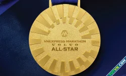 Huy chương VnExpress Marathon Volvo All-Star lấy cảm hứng từ tốc độ