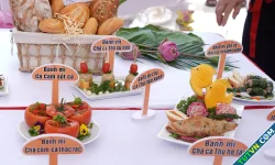 Lần đầu công diễn 100 món hải sản ăn kèm bánh mì