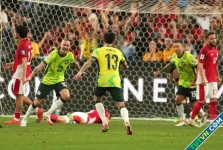 Indonesia vỡ mộng sau trận thua đậm Australia