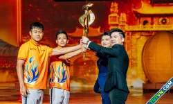 SHB và T&T Group rước đuốc từ Đền Hùng về SVĐ Mỹ Đình