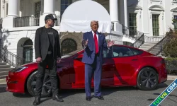 Cách ông Trump bảo vệ Elon Musk giữa sóng tẩy chay