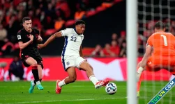 Hậu vệ sinh năm 2006 phá kỷ lục của Rashford ở tuyển Anh
