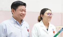 Nữ sinh rối loạn tâm thần vì viêm não