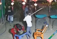 5 nghi phạm xông vào nhà chém gục người đàn ông bị bắt